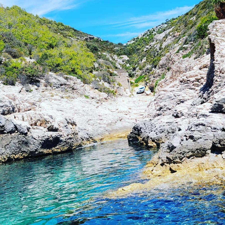 Rural House Pikola With Sea View On Vis Island Βίλα Komiža Εξωτερικό φωτογραφία